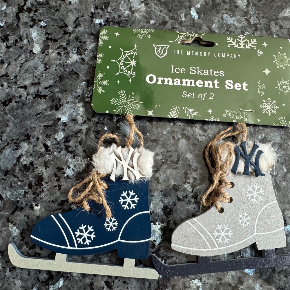 The Memory Company New York Yankees Two-Pack Ice Skate Ornament Set